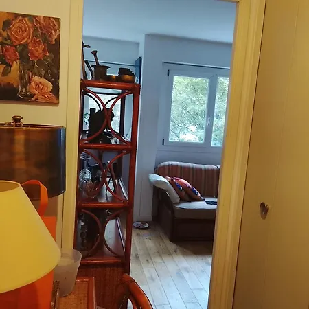 5 Minute Eiffel Tour And Louvre Meusm, Stuning 2 Bed, , Center ,gorgeous Place Appartement Levallois-Perret